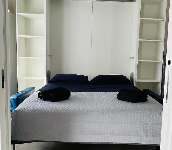Apartament Pericle 5 *